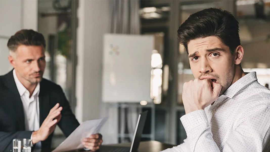 সমালোচনাকে সহজভাবে নিতে শিখলে অনেক বিষয় শেখা যায়। ছবি: সংগৃহীত