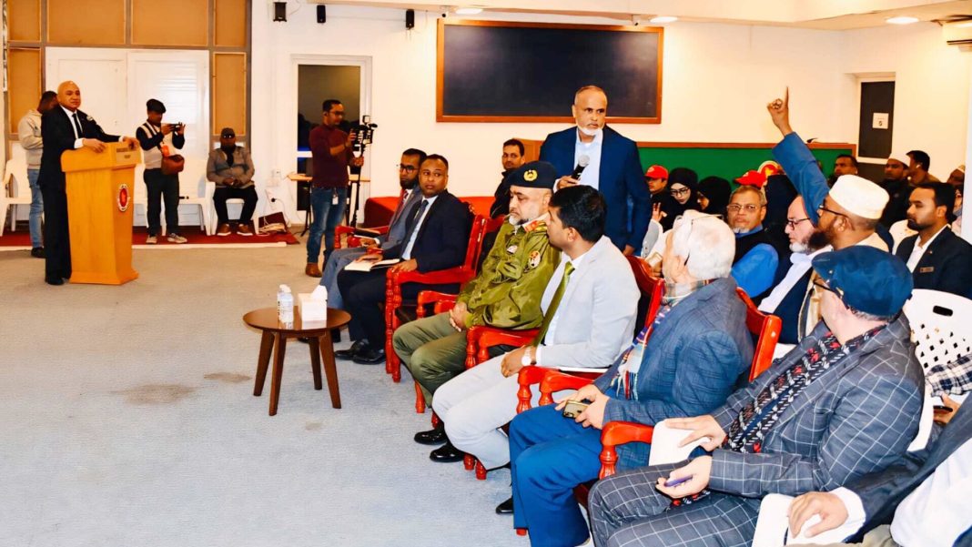 গত মঙ্গলবার (২০ জানুয়ারি) বিকেলে কুয়েতে বাংলাদেশ দূতাবাস প্রাঙ্গণে প্রথমবারের মতো প্রবাসী বাংলাদেশিদের ভোটাধিকার নিশ্চিত করতে মতবিনিময় সভা অনুষ্ঠিত হয়।