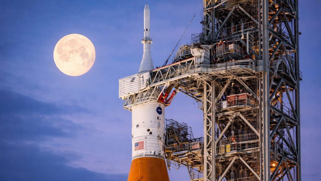 অর্ধ শতাব্দীরও বেশি সময় পর আবারও চাঁদে মনুষ্যবাহী মিশন চালাতে যাচ্ছে মার্কিন মহাকাশ গবেষণা সংস্থা নাসা। ছবি: সংগৃহীত