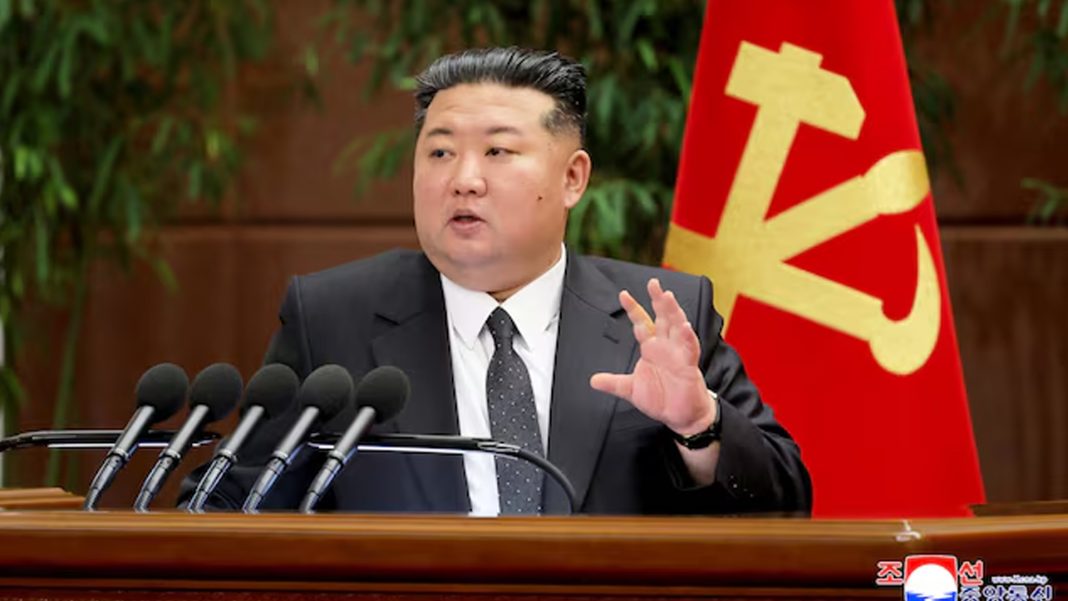 উত্তর কোরিয়ার সর্বোচ্চ নেতা কিম জং উন। ছবি: রয়টার্স