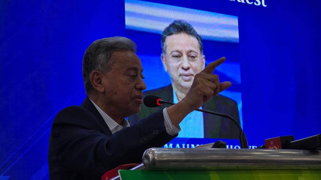 ১৫তম গ্যাপেক্সপোর উদ্বোধনী অনুষ্ঠানে কথা বলছেন আমীর খসরু মাহমুদ চৌধুরী।