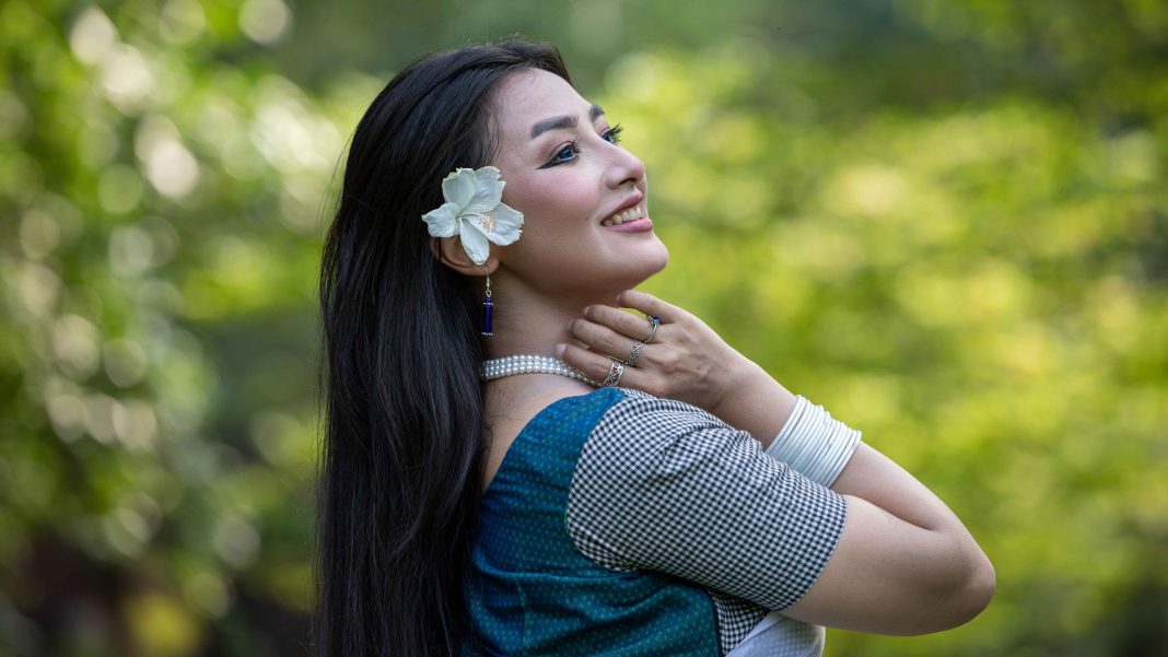 আজ নিজেকে ভালোবাসার দিন। মডেল: আসিন জাহান, ছবি: হাসান রাজা