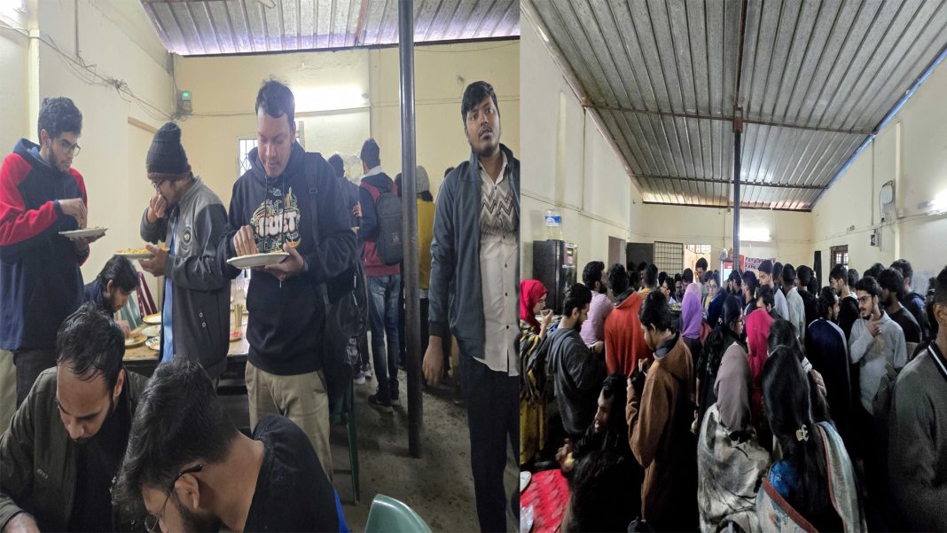 একটি মাত্র ক্যান্টিন চালু থাকায় সকালে খাবার নিতে নীতিমতো হুড়োহুড়ি লেগে যায় শিক্ষার্থীদের।