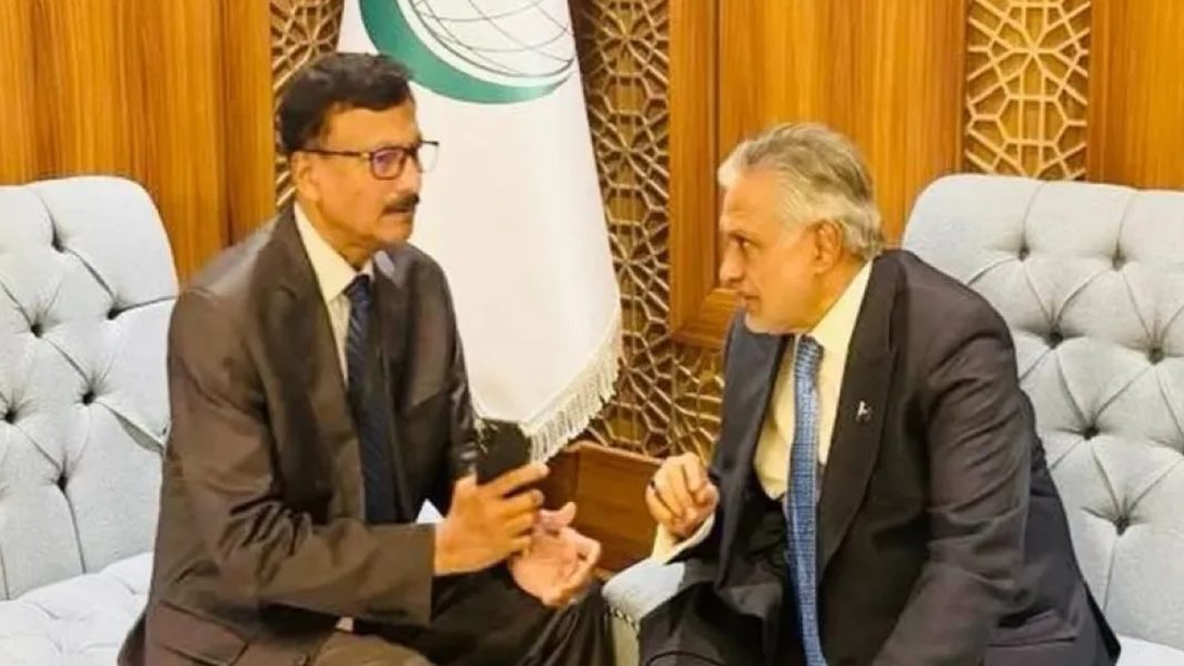 চলতি মাসের শুরুর দিকে বহুপক্ষীয় একটি ফোরামে সাইডলাইনে সৌদি আরবের জেদ্দায় পাকিস্তানের পররাষ্ট্রমন্ত্রীল সঙ্গে তৌহিদ হোসেনের সাক্ষাৎ হয়। ছবি: সংগৃহীত