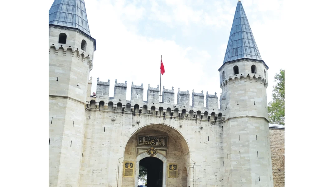 তুর্কি উসমানি সুলতানদের ঐতিহ্যের নিদর্শন তোপকাপি প্রাসাদ