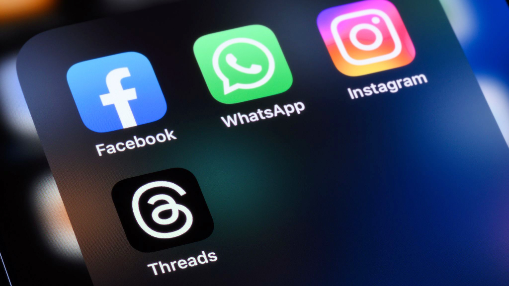 প্রযুক্তি জায়ান্ট মেটার তিন সোশ্যাল মিডিয়া প্ল্যাটফর্ম ফেসবুক, ইনস্টাগ্রাম ও হোয়াটসঅ্যাপ।