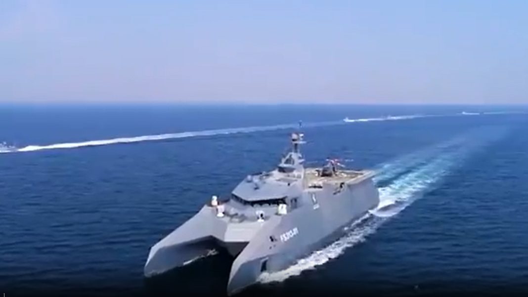 সোমবার (১৬ ফেব্রুয়ারি) কমান্ডার ইন চিফ মেজর জেনারেল মোহাম্মদ পাকপুরের তত্ত্বাবধানে নৌবাহিনী এসব নিবিড় মহড়া পরিচালনা করছে। ছবি: ভিডিও থেকে নেয়া