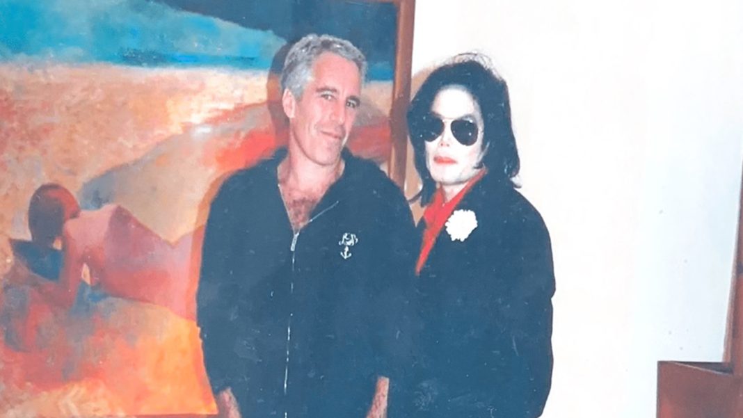 জেফ্রি এপস্টেইনের সঙ্গে পপসম্রাট মাইকেল জ্যাকসন। ছবি: সংগৃহীত